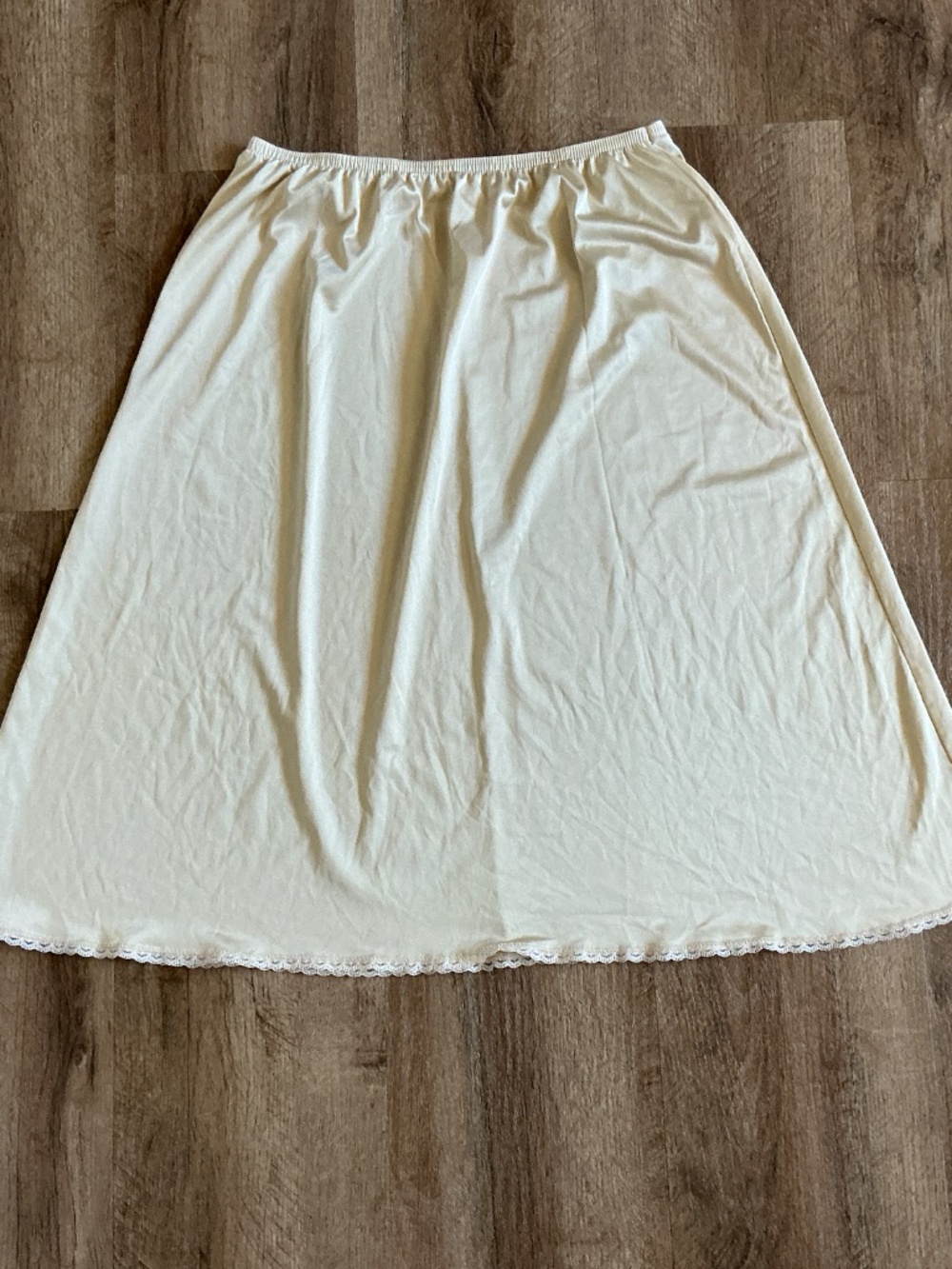 VTG Vanity Fair Slip Size 24 Medium Half Sleep Cream Tan Nylon Skirt Lingerie
